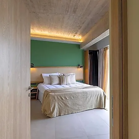 Anadeo & Hotel Karya